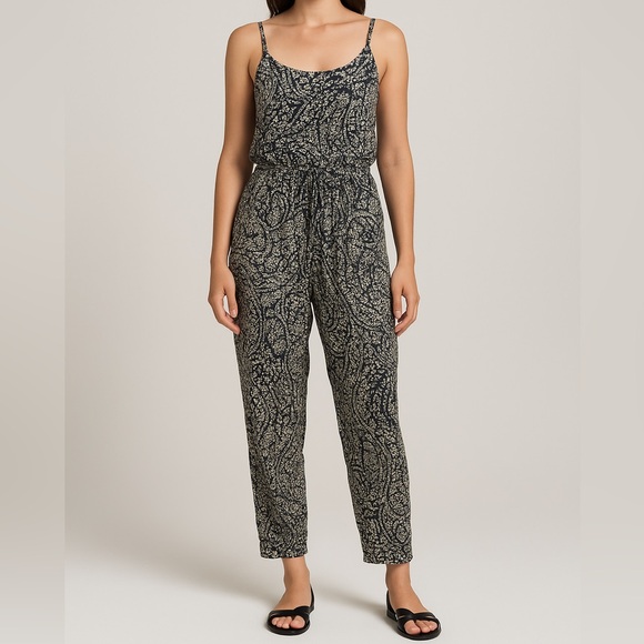 American Eagle Navy Paisley Jumpsuit Size Medium Spaghetti Strap Boho - Picture 1 of 10